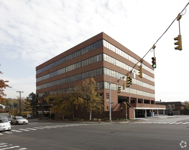 More Photos Of 1281 E Main St, Stamford Medical For Lease