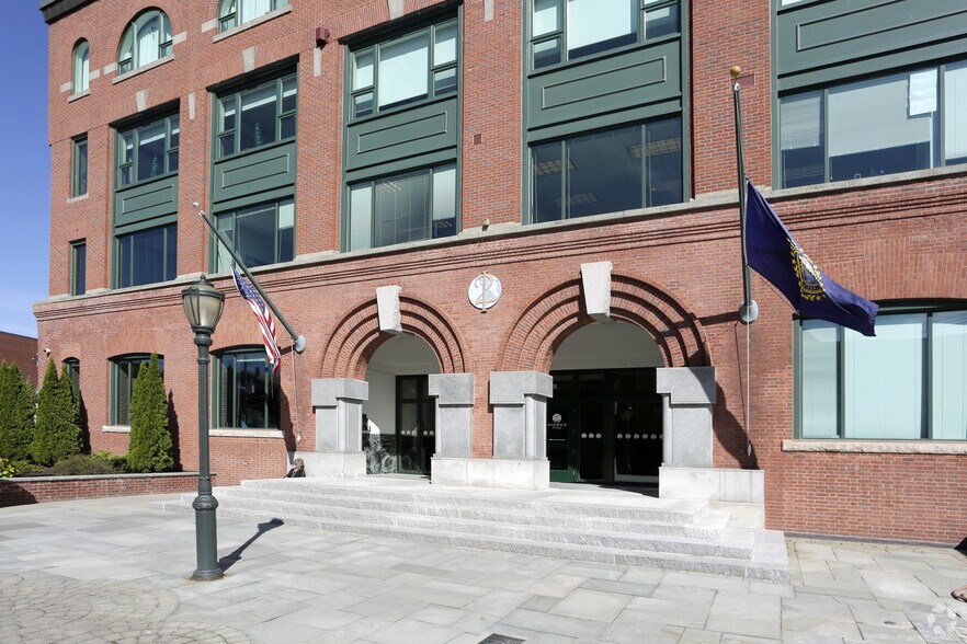 More Photos Of 1 Harbour Pl, Portsmouth Office For Lease