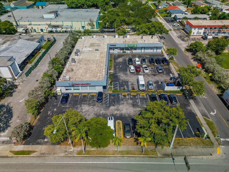 More Photos Of 265 S Federal Hwy, Dania Beach Storefront For Sale