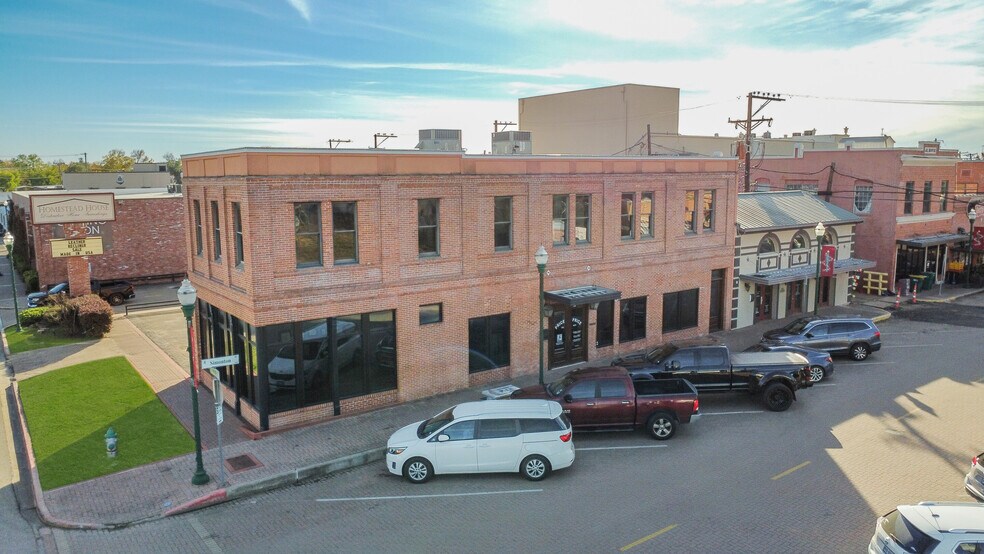 More Photos Of 101 Simonton St, Conroe Loft Creative Space For Lease