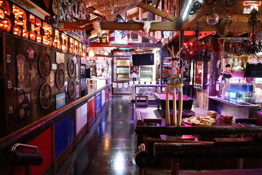 More Photos Of 3330 N Academy Blvd, Colorado Springs Bar For Sale