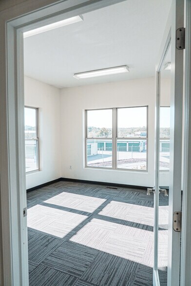 More Photos Of 102 Cecil Henderson Rd, Canonsburg Service For Lease