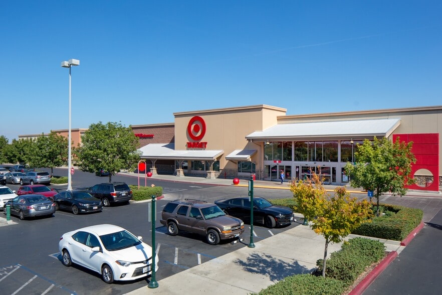 More Photos Of 3000 N Dinuba Blvd, Visalia Unknown For Lease