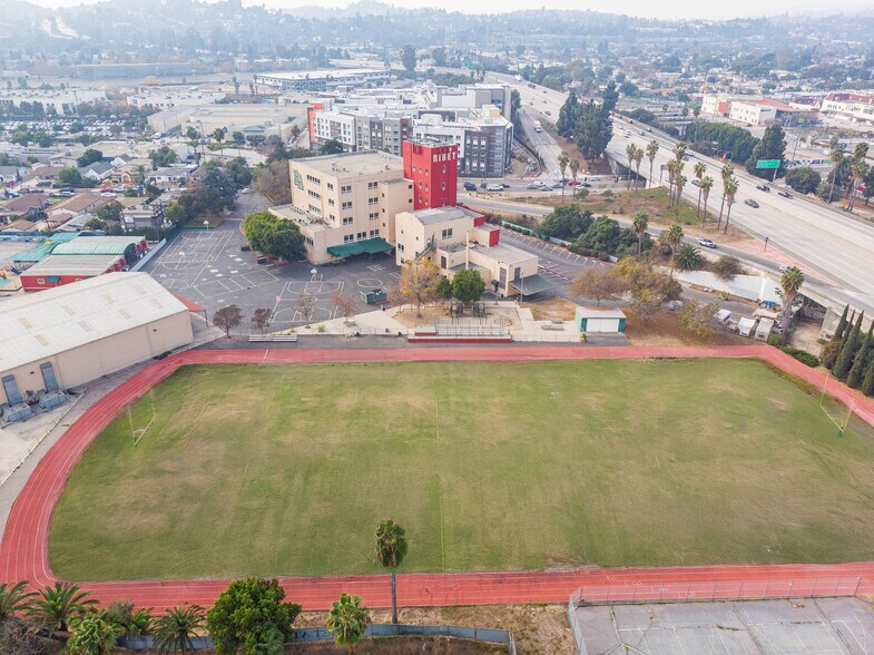 More Photos Of 2911 N San Fernando Rd, Los Angeles Schools For Lease