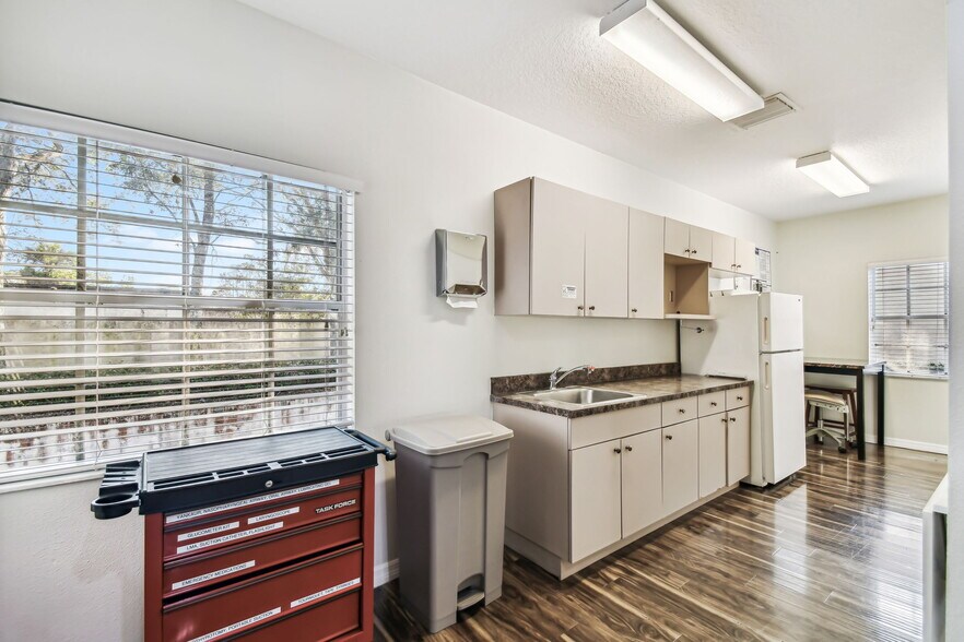 More Photos Of 7720 W Waters Ave, Tampa Office For Lease