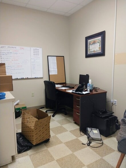More Photos Of 308-316 Dolphin Dr, Jacksonville Medical For Lease