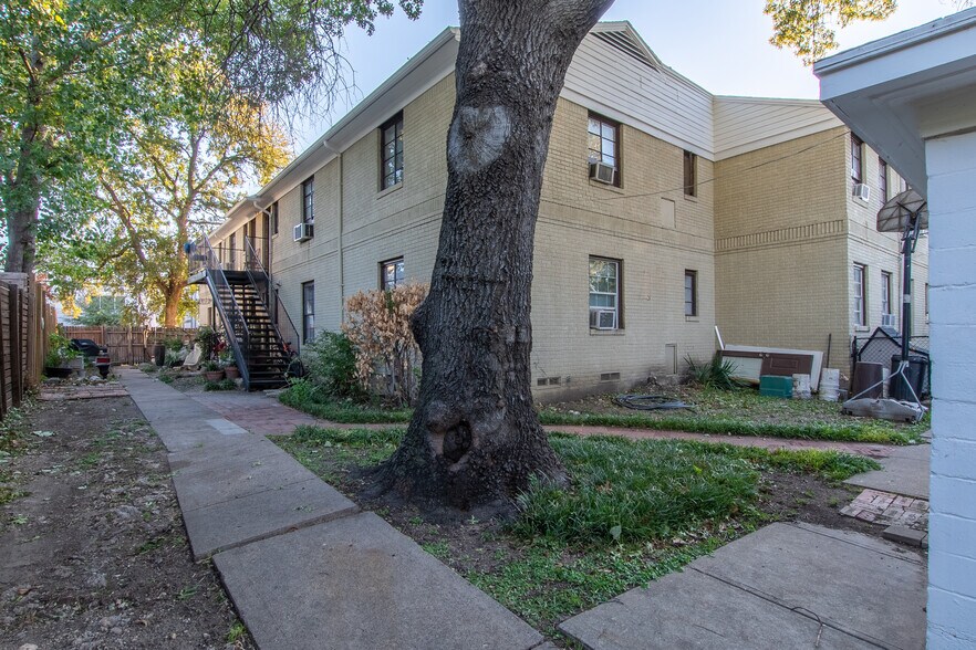 More Photos Of 2203-2209 N Fitzhugh Ave, Dallas Apartments For Sale