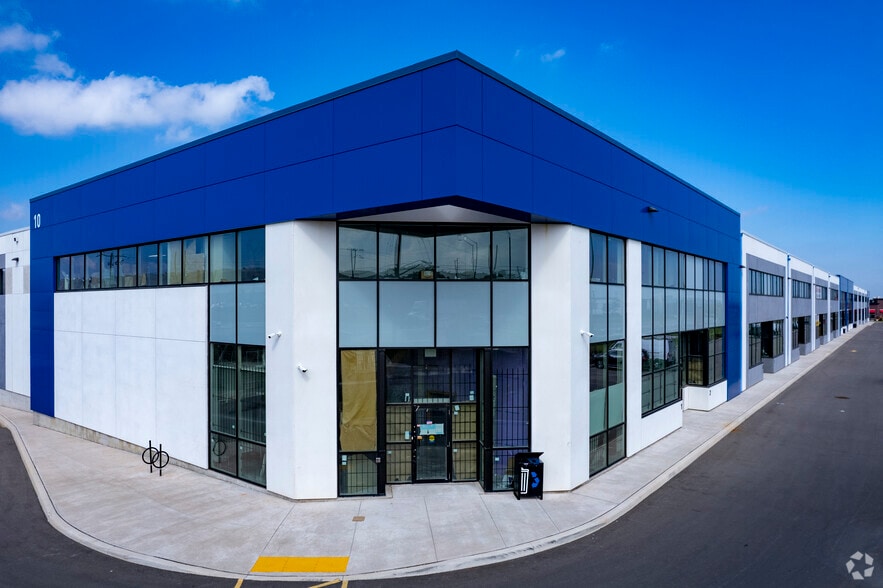 Primary Photo Of 10 Lightbeam Ter, Brampton Warehouse For Lease