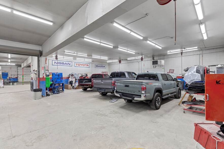 More Photos Of 2414 N 4th St, Coeur d'Alene Auto Repair For Sale