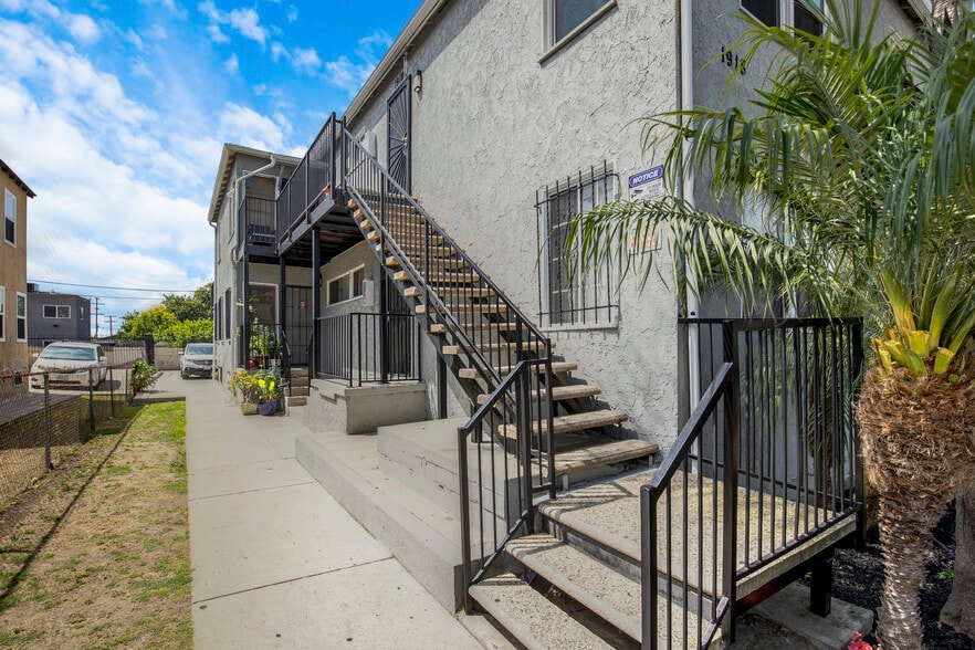 More Photos Of 1920 W 35th St, Los Angeles Multifamily For Sale