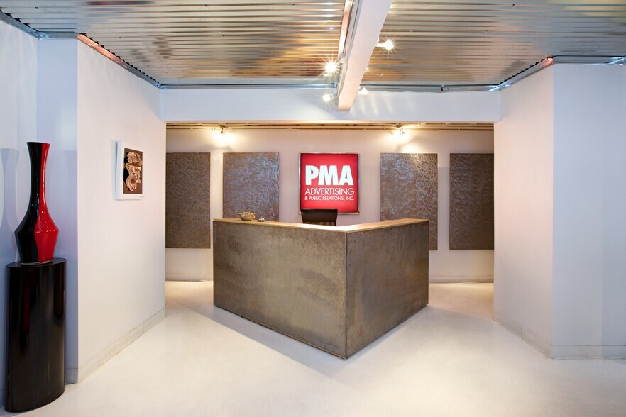 More Photos Of 550 S Oleander Rd, Palm Springs Office For Lease