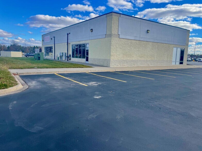 More Photos Of 5901 Brockway Rd, Saginaw Freestanding For Sale