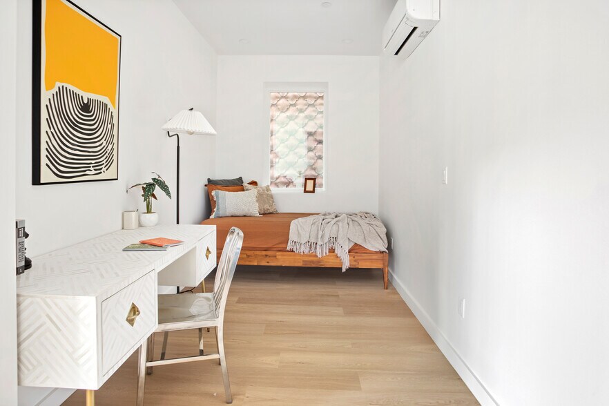 More Photos Of 684 Leonard St, Brooklyn Apartments For Sale