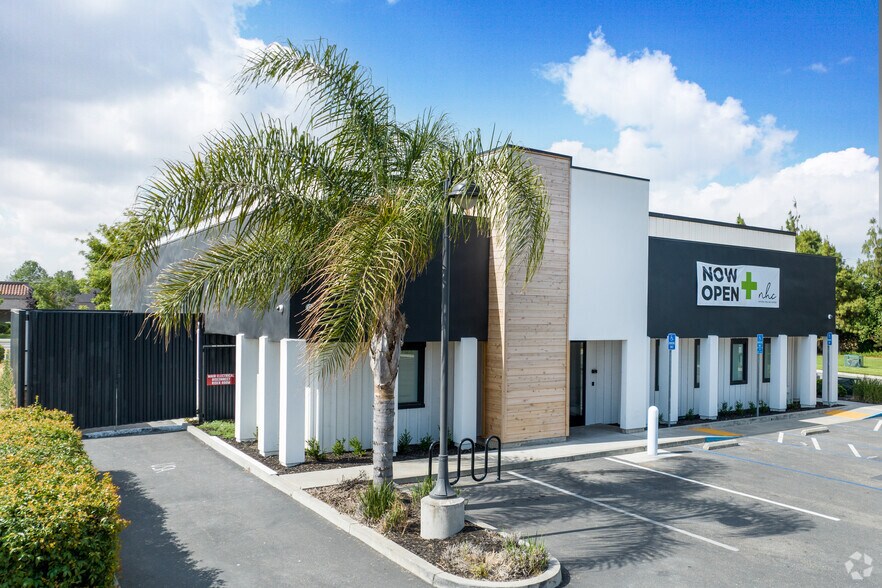 Primary Photo Of 3401 W Monte Vista Ave, Turlock Restaurant For Sale