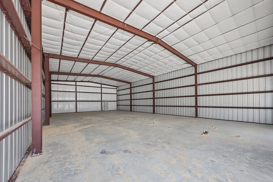 More Photos Of 8218 Homestead Rd, Houston Light Distribution For Sale