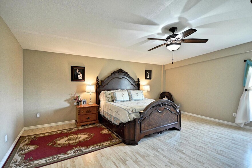 More Photos Of 4545 E FM 775, Seguin Manufacturing For Sale