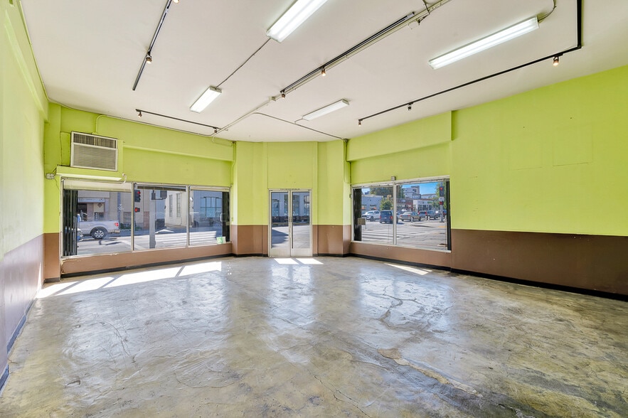 More Photos Of 5611 Hollywood Blvd, Los Angeles Storefront For Lease