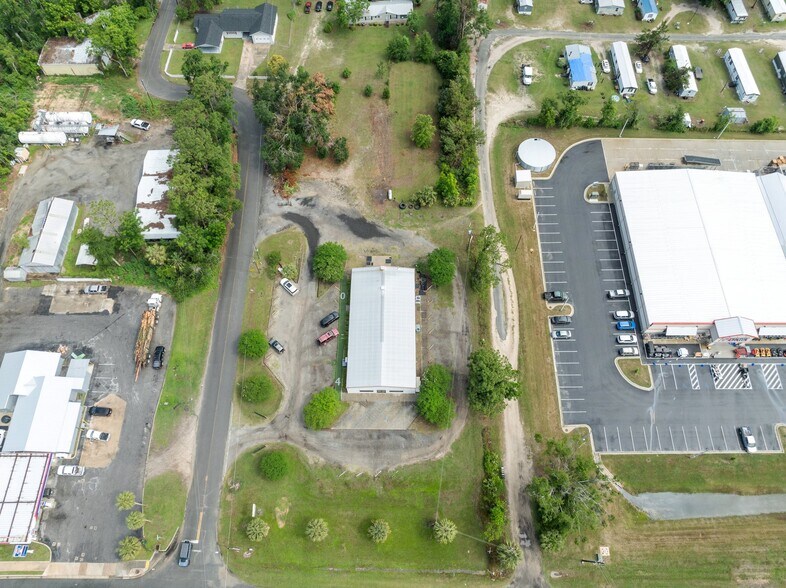 More Photos Of 140 NE Yellow Pine Ave, Madison Restaurant For Sale