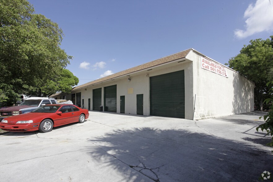 More Photos Of 109 SE 3rd Ct, Deerfield Beach Warehouse For Lease