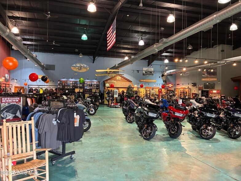 More Photos Of 8739 Caratoke Hwy, Harbinger General Retail For Sale