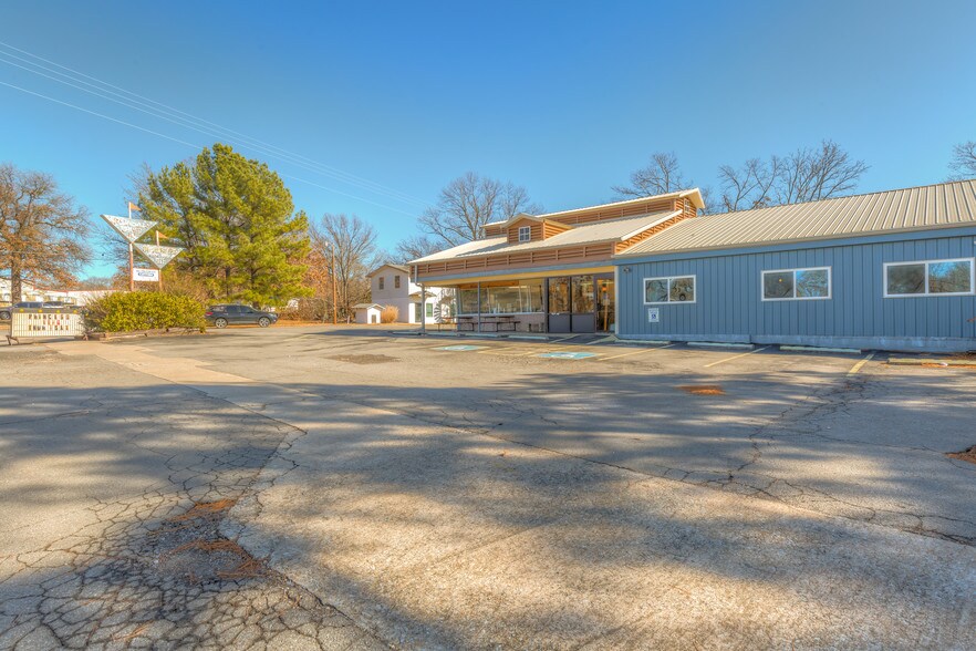 More Photos Of 29301 Hwy 82 Hwy, Park Hill Restaurant For Sale