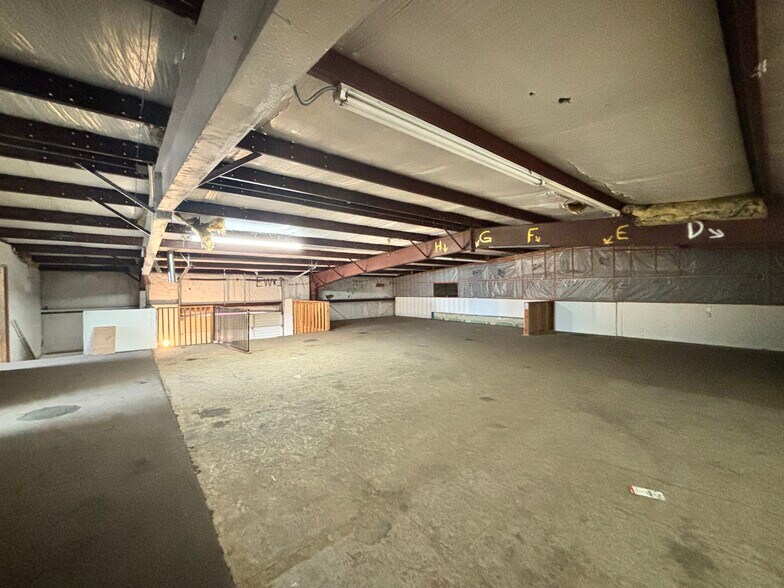 More Photos Of 2618 Cherry Ave NE, Salem Industrial For Sale