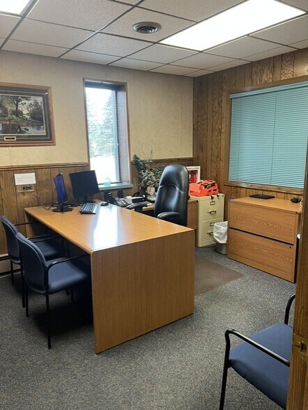 More Photos Of 580 Main St, Holdingford Bank For Sale