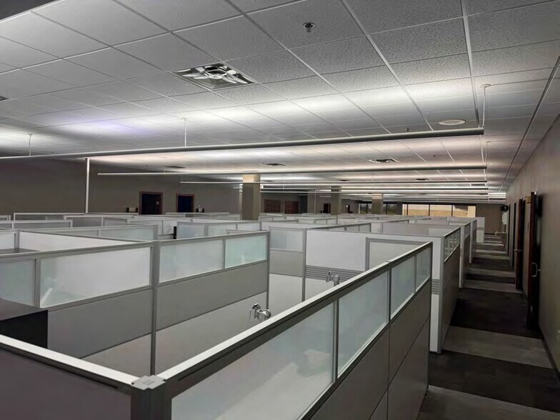 More Photos Of 2110 Fiserv Drive Southwest, Cedar Rapids Office For Sale