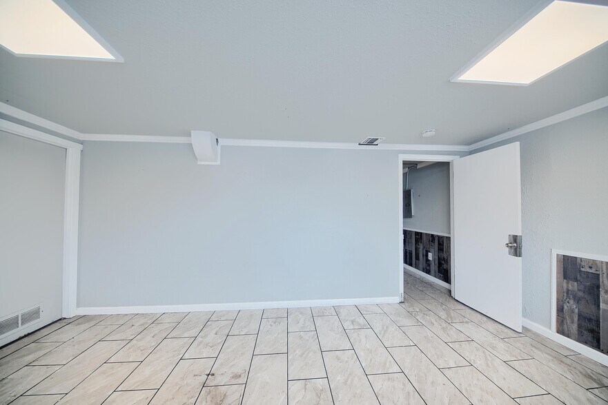 More Photos Of 33 E Magnolia St, Stockton Office For Lease