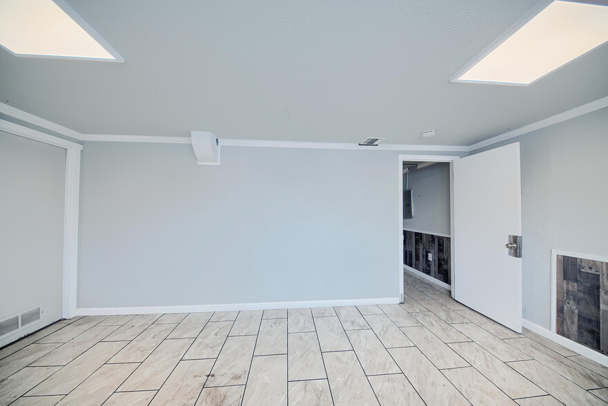 More Photos Of 33 E Magnolia St, Stockton Office For Lease