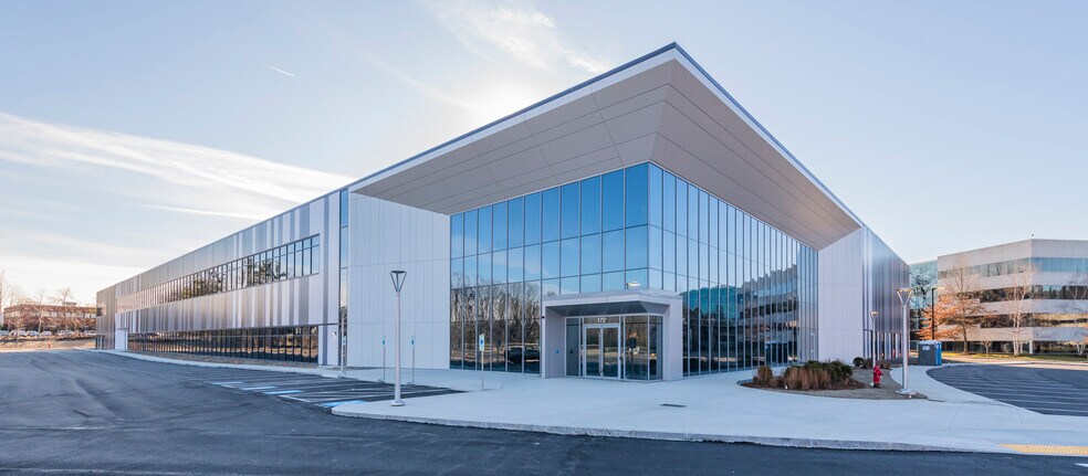 More Photos Of 172 Middlesex Tpke, Bedford Light Manufacturing For Lease