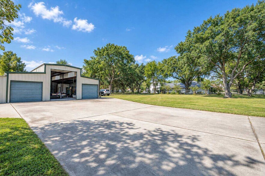 More Photos Of 17635 Kings Ct, Cypress Office Residential For Sale