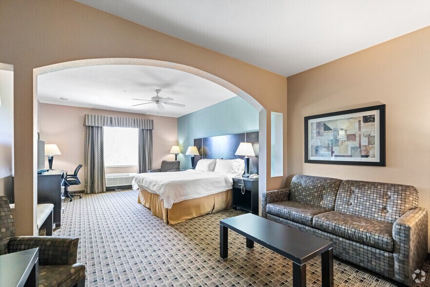 More Photos Of 2205 Barker Oaks Dr, Houston Hotel For Sale