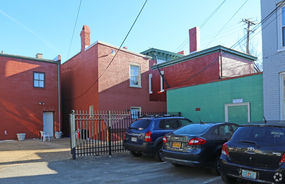 More Photos Of 21 E Clay St, Richmond Storefront Retail Residential For Lease