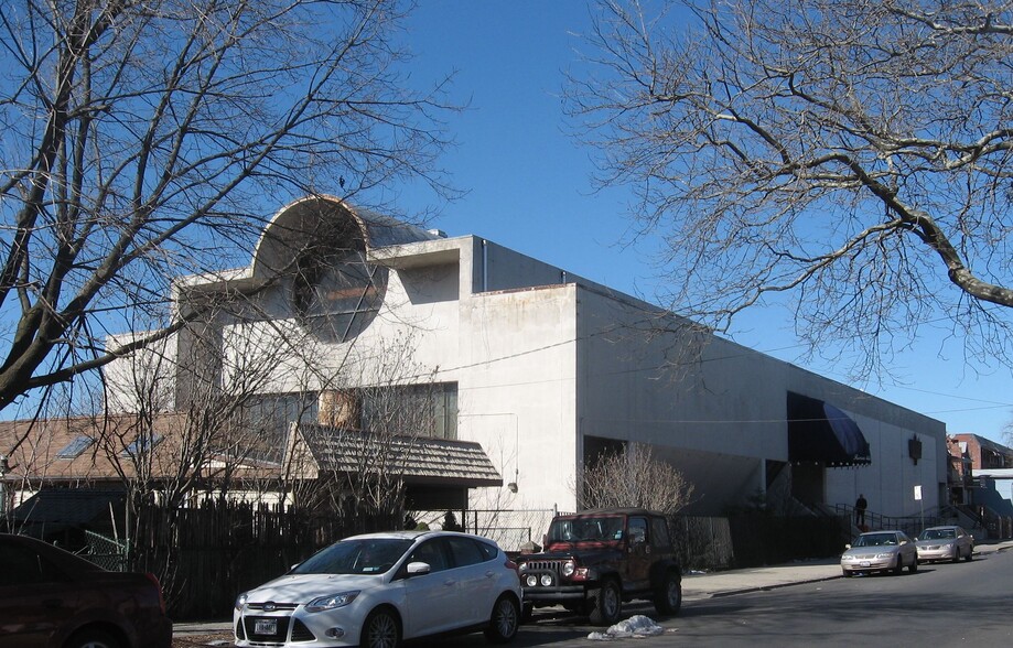 More Photos Of 1440 E 99th St, Brooklyn Medical For Sale