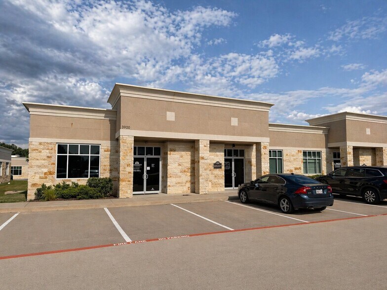 More Photos Of 3900 S Stonebridge Dr, McKinney Medical For Lease