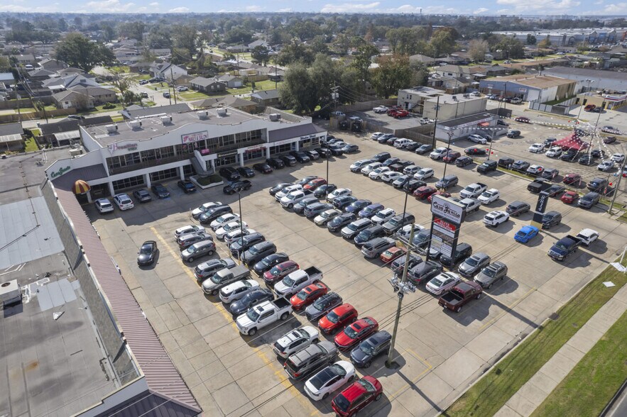 More Photos Of 8814 Veterans Memorial Blvd, Metairie General Retail For Sale