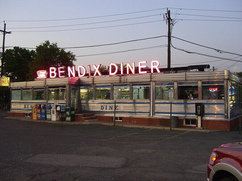 More Photos Of 464 State Rt 17, Hasbrouck Heights Restaurant For Sale