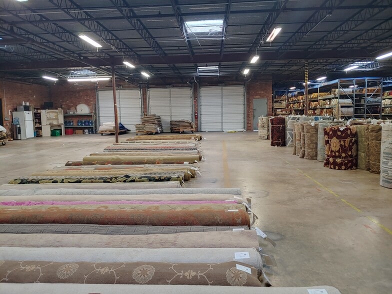 More Photos Of 500 Ennis St, High Point Warehouse For Sale