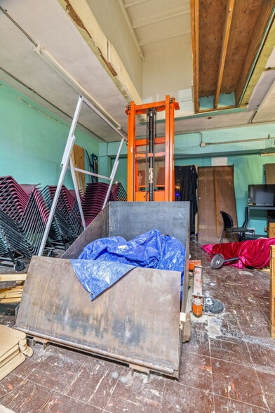 More Photos Of 324 Cleveland Ave, Canton Office For Sale