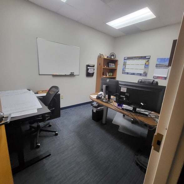 More Photos Of 3500 Gateway Centre Blvd, Morrisville Light Distribution For Lease