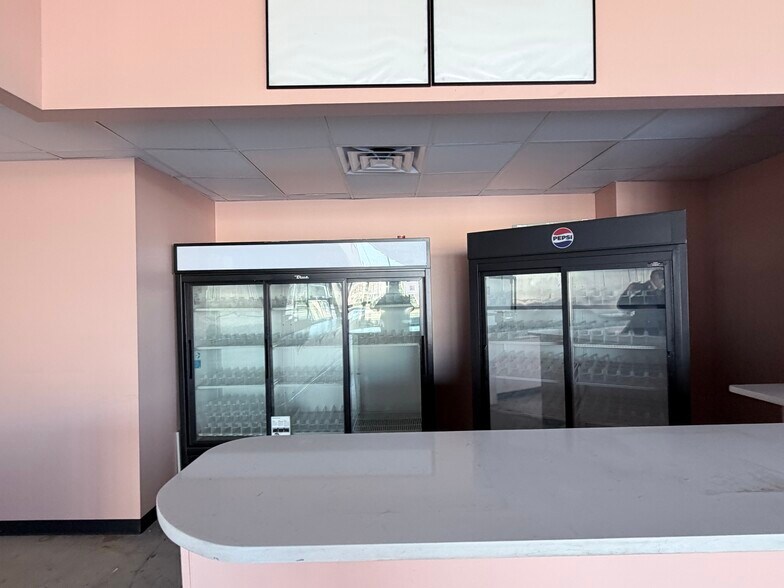 More Photos Of 3393-3437 Summer Ave, Memphis Storefront For Lease