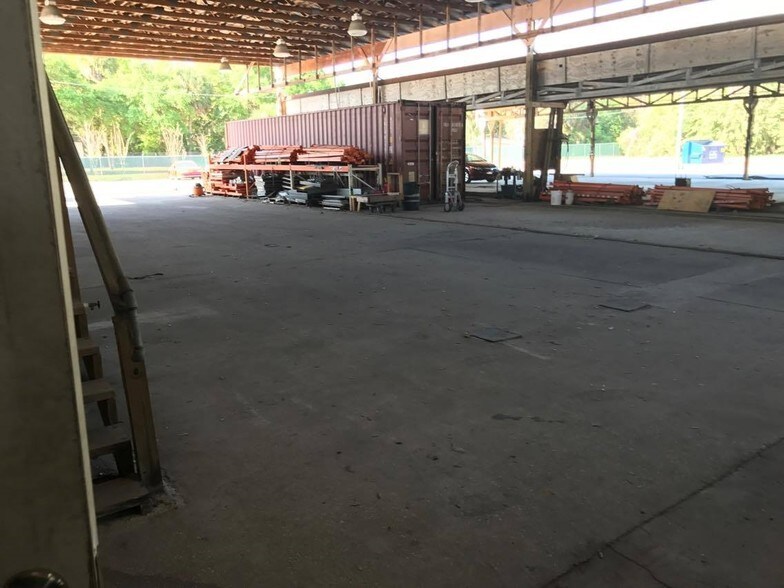 More Photos Of 10905 S US Highway 41, Gibsonton Warehouse For Lease