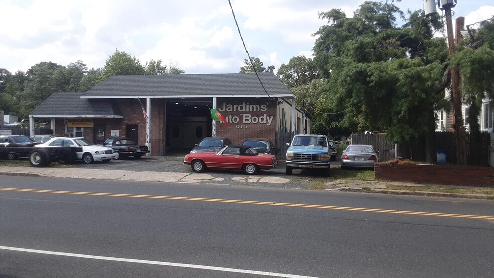 More Photos Of 431 E 1st Ave, Roselle Industrial For Sale