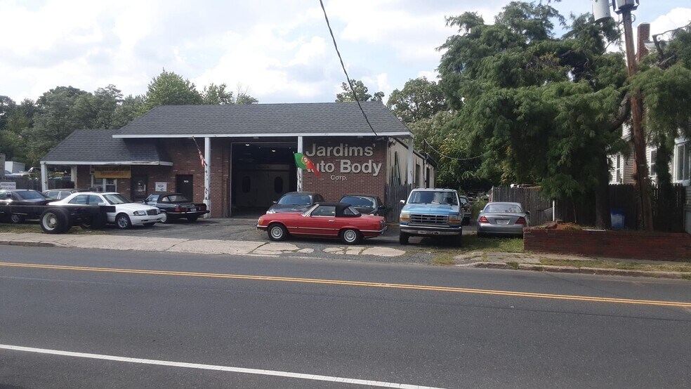 More Photos Of 431 E 1st Ave, Roselle Auto Repair For Sale