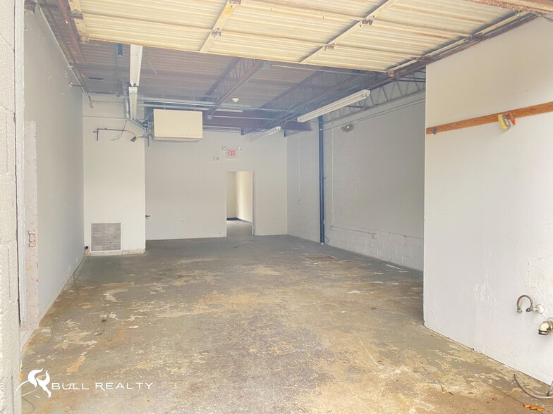 More Photos Of 5891 New Peachtree Rd, Doraville Warehouse For Lease