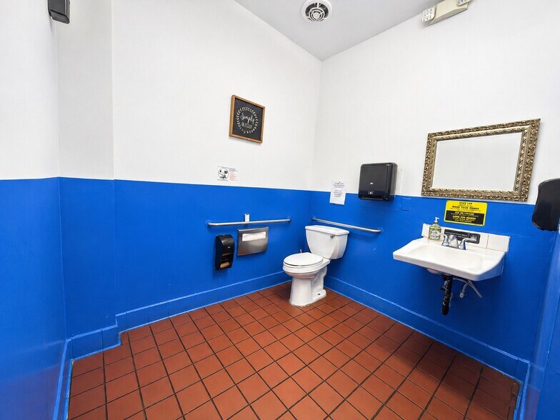 More Photos Of 300 Bay Shore Blvd, San Francisco Restaurant For Lease