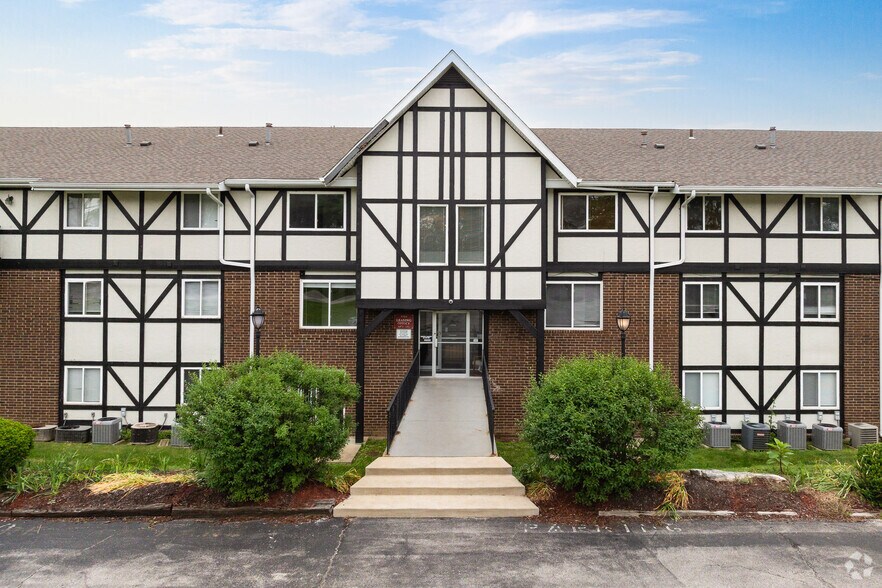 More Photos Of 7594 Watson Rd, Saint Louis Apartments For Sale