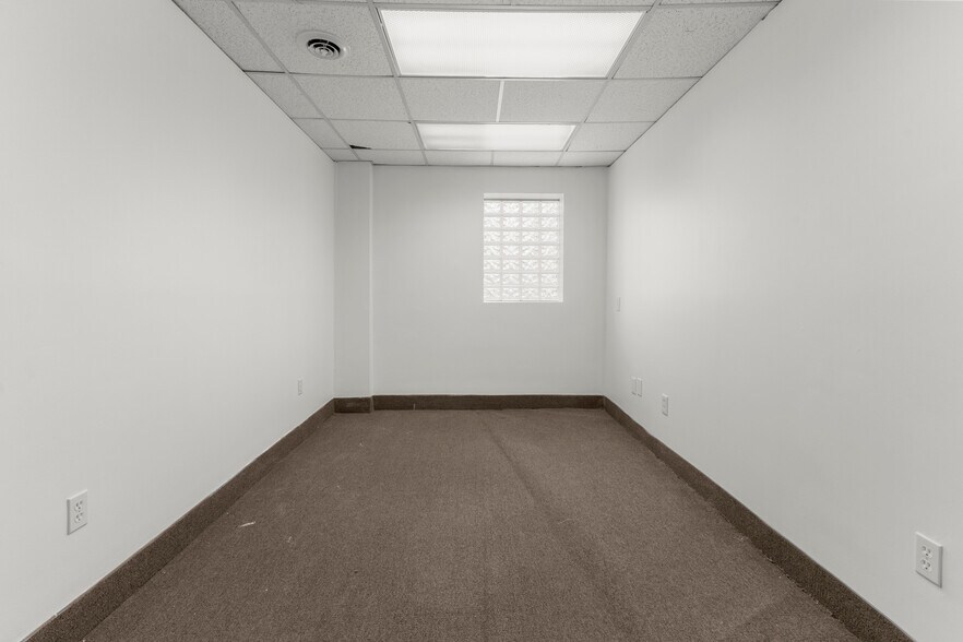 More Photos Of 1800 Grindley Park St, Dearborn Office For Lease