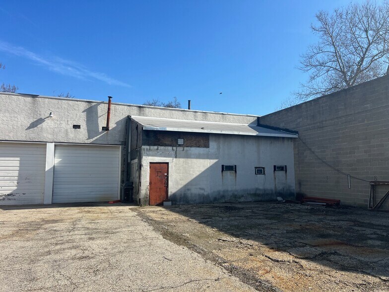 More Photos Of 4933-39 Wellington St, Philadelphia Manufacturing For Lease